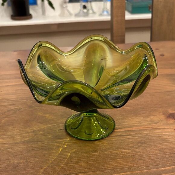 1960s VIKING EPIC  6 PETAL Petal LARGE GREEN GLASS COMPOTE MD CENTURY FOOTED - Picture 3 of 7